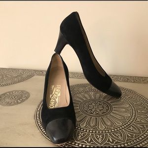 ♥️SOLD♥️ Authentic Salvatore Ferragamo black pumps